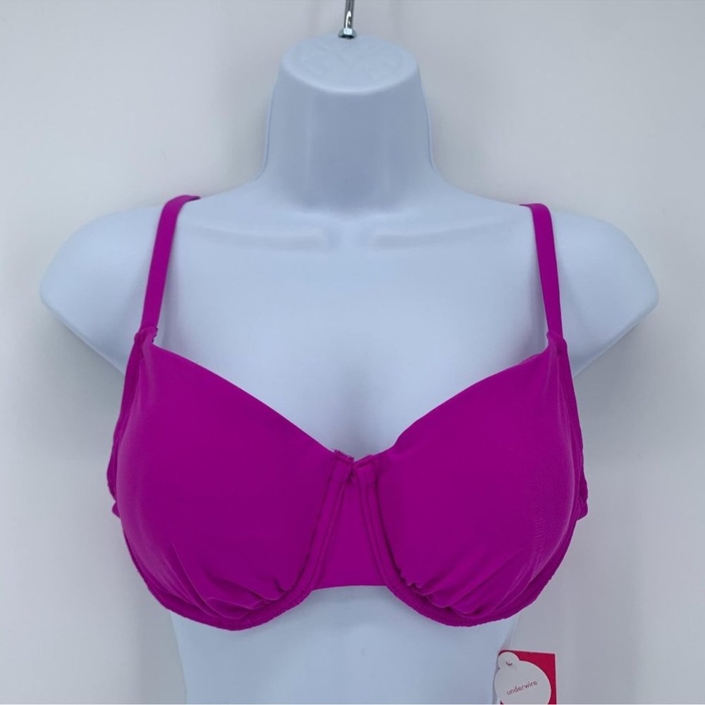 Xhilaration NWT Women's Fuchsia Ruched
Underwire Bikini Top Size Medium